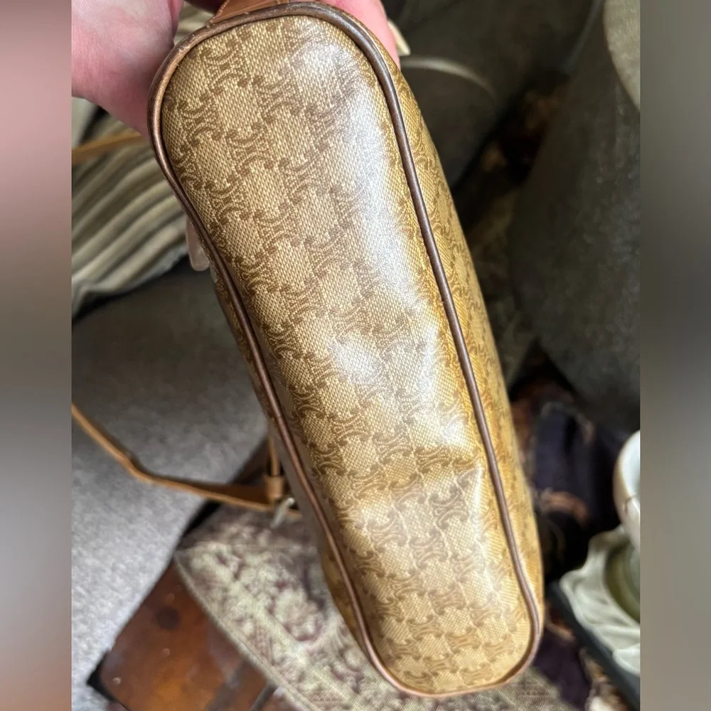 Authentic CELINE Brown macadam coated leather Patterned 3 compartments crossbody - Picture 5 of 16